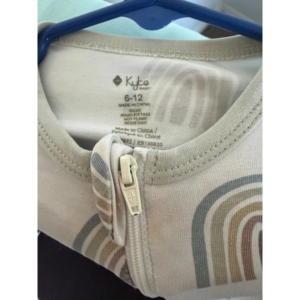 Kyte Baby Bamboo Zippered Footie Sleeper Neutral Rainbow Cream 6-12 Months